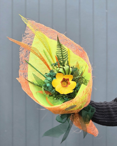 Daffodil Sunrise Flax Bouquet