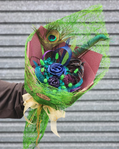 Green Peacock Flax Flower Bouquet